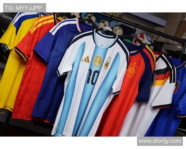 足球明星球衣正面设计解析与球迷文化的深度融合探讨